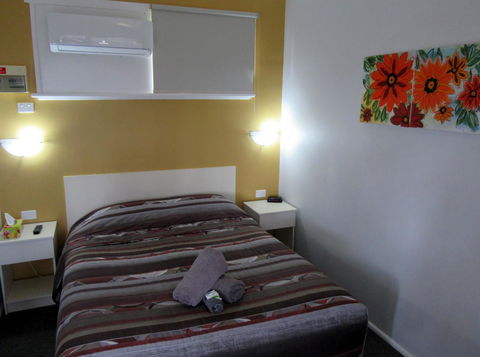 The Highlander Motel - 24HR Check In - Accommodation QLD 14