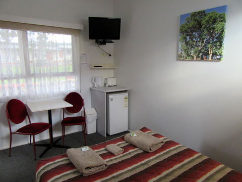 The Highlander Motel - 24HR Check In - Accommodation QLD 12