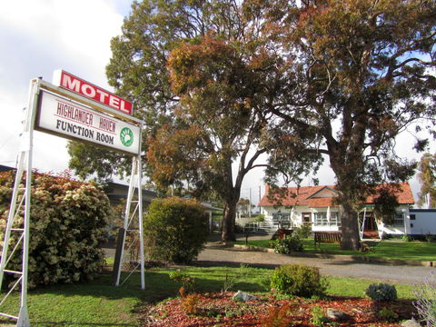 The Highlander Motel - 24HR Check In - Accommodation QLD 0