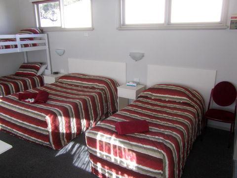 The Highlander Motel - 24HR Check In - Accommodation QLD 24