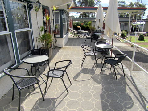 The Highlander Motel - 24HR Check In - Accommodation QLD 7