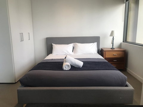 Rose Lane Serviced Apartment - Accommodation QLD 3