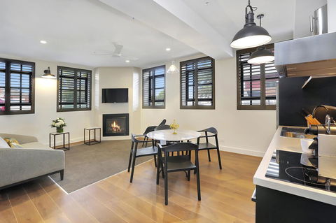 Devlin Apartments - Accommodation QLD 2