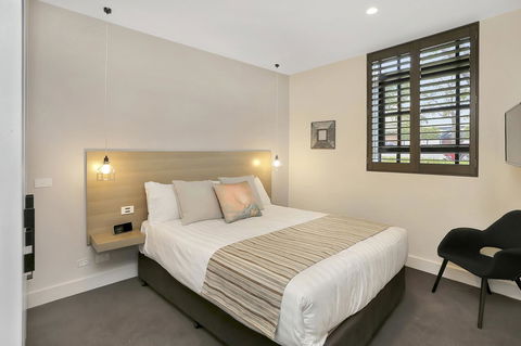 Devlin Apartments - Accommodation QLD 3