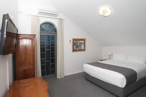 Quality Inn & Suites The Menzies - Accommodation QLD 28