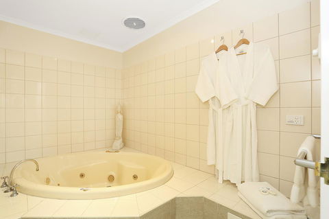 Quality Inn & Suites The Menzies - Accommodation QLD 35