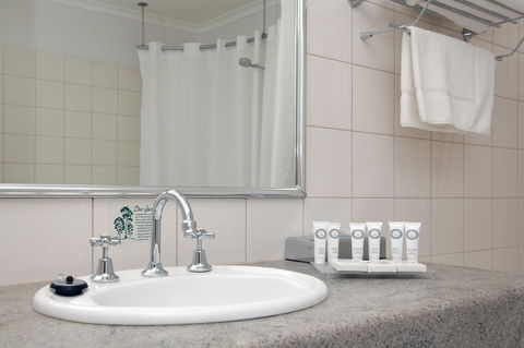 Quality Inn & Suites The Menzies - Accommodation QLD 41
