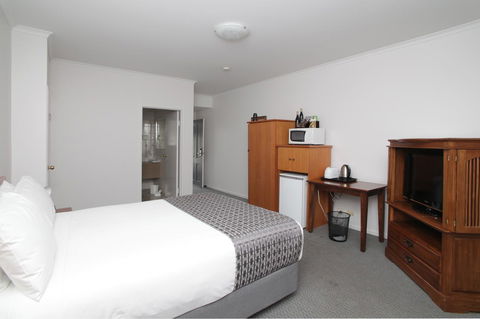 Quality Inn & Suites The Menzies - Accommodation QLD 7