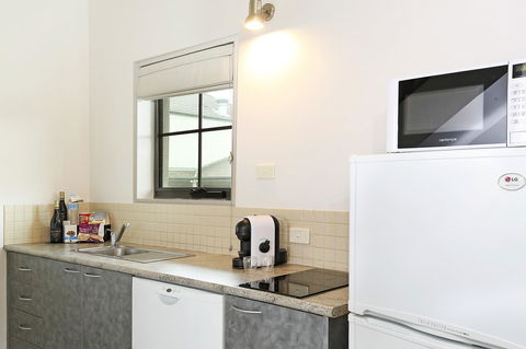 Quality Inn & Suites The Menzies - Accommodation QLD 20