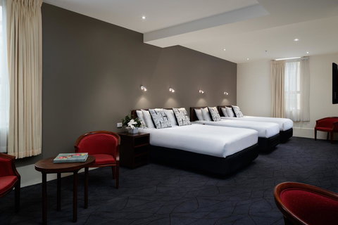 The Victoria Hotel - Accommodation QLD 2