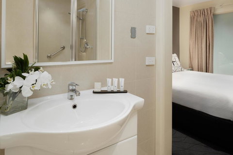 The Victoria Hotel - Accommodation QLD 36