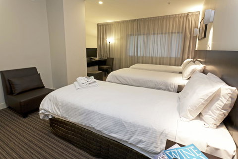 Causeway 353 Hotel - Accommodation QLD 20