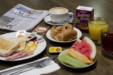 Causeway 353 Hotel - Accommodation QLD 18