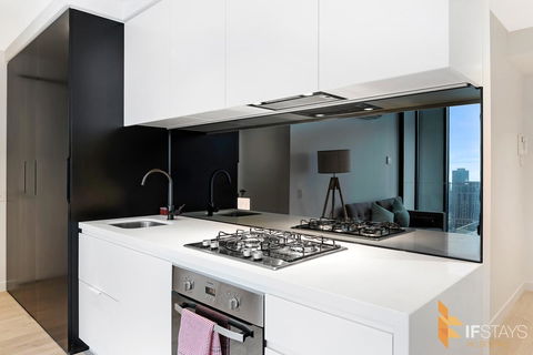 IFSuites (IFSTAYS) Light House Victoria One Apartment - Accommodation QLD 1