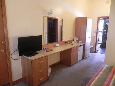 St Georges Motor Inn - Accommodation QLD 44