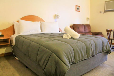 St Georges Motor Inn - Accommodation QLD 13