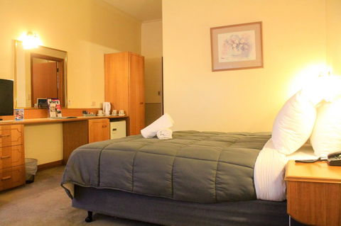 St Georges Motor Inn - Accommodation QLD 11