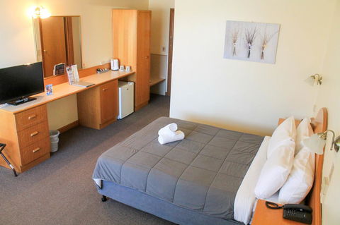 St Georges Motor Inn - Accommodation QLD 3