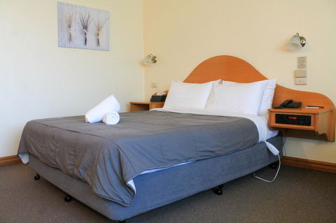 St Georges Motor Inn - Accommodation QLD 8