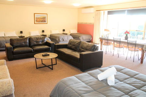 St Georges Motor Inn - Accommodation QLD 24