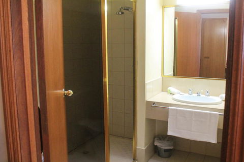 St Georges Motor Inn - Accommodation QLD 6