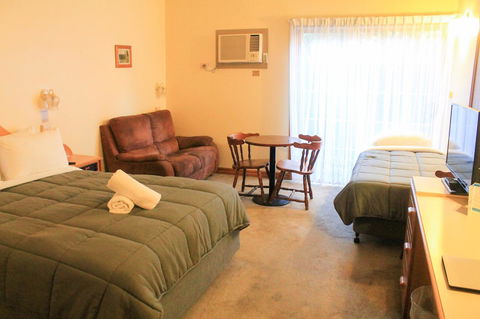 St Georges Motor Inn - Accommodation QLD 12