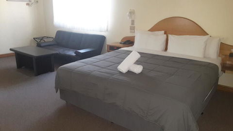St Georges Motor Inn - Accommodation QLD 20