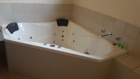 St Georges Motor Inn - Accommodation QLD 43