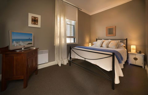 Athelstane House - Accommodation QLD 15