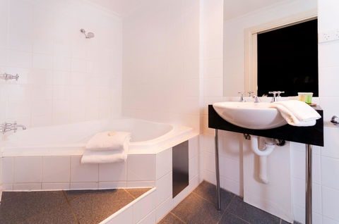 Athelstane House - Accommodation QLD 20