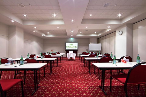 Seasons Botanic Gardens - Accommodation QLD 30