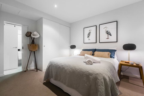 Auguste, Melbourne CBD Private Accommodation With Parking - Accommodation QLD 4
