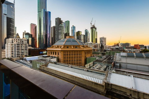 Auguste, Melbourne CBD Private Accommodation With Parking - Accommodation QLD 5