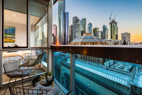 Auguste, Melbourne CBD Private Accommodation With Parking - Accommodation QLD 1