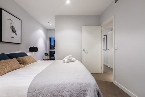 Auguste, Melbourne CBD Private Accommodation With Parking - Accommodation QLD 7