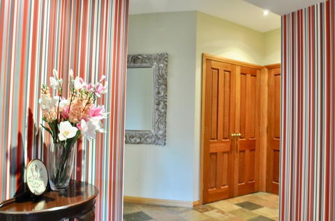 Crimea Retreat - Accommodation QLD 4