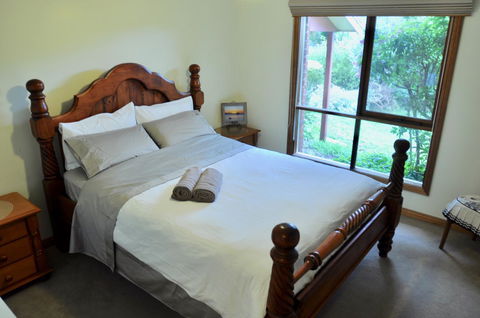 Crimea Retreat - Accommodation QLD 8