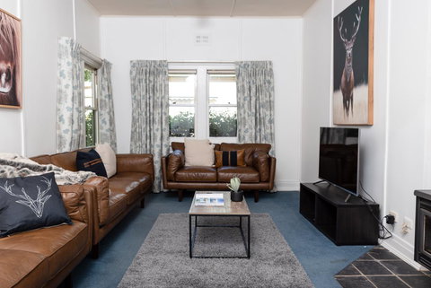 The Orchard House - Accommodation QLD 11