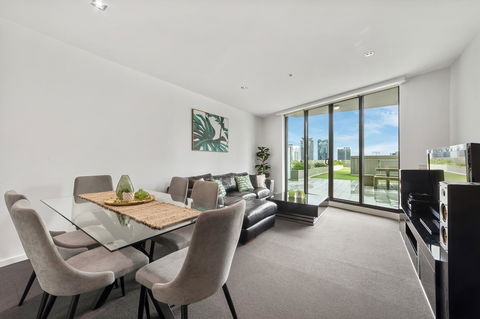Signature Waterfront Apartments - Accommodation QLD 29