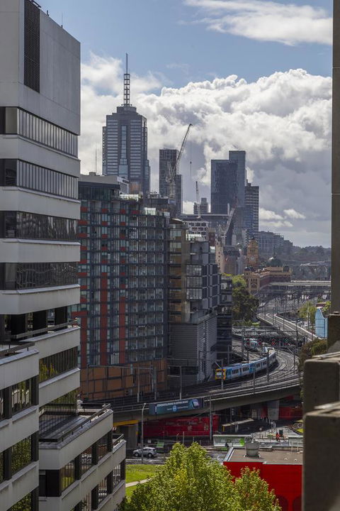 Signature Waterfront Apartments - Accommodation QLD 33