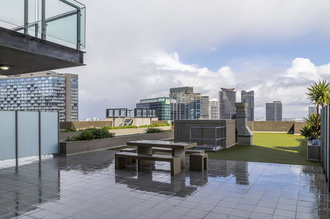 Signature Waterfront Apartments - Accommodation QLD 36