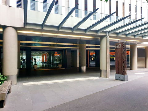 Signature Waterfront Apartments - Accommodation QLD 37