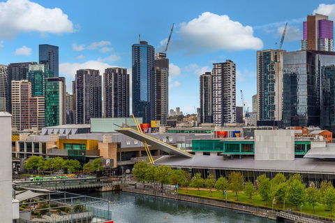 Signature Waterfront Apartments - Accommodation QLD 22