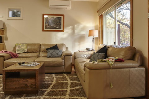 Goldfield Holiday Units - Accommodation QLD 11