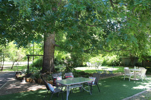 Goldfield Holiday Units - Accommodation QLD 25