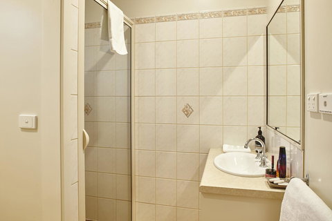 Goldfield Holiday Units - Accommodation QLD 6