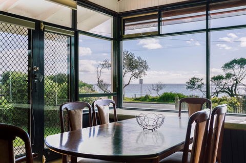 Beach Front Beauty - Ocean Front Views - Accommodation QLD 0