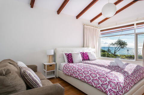 Beach Front Beauty - Ocean Front Views - Accommodation QLD 7