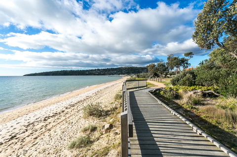 Beach Front Beauty - Ocean Front Views - Accommodation QLD 2