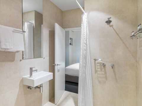 Oaks Melbourne On Collins Suites - Accommodation QLD 16